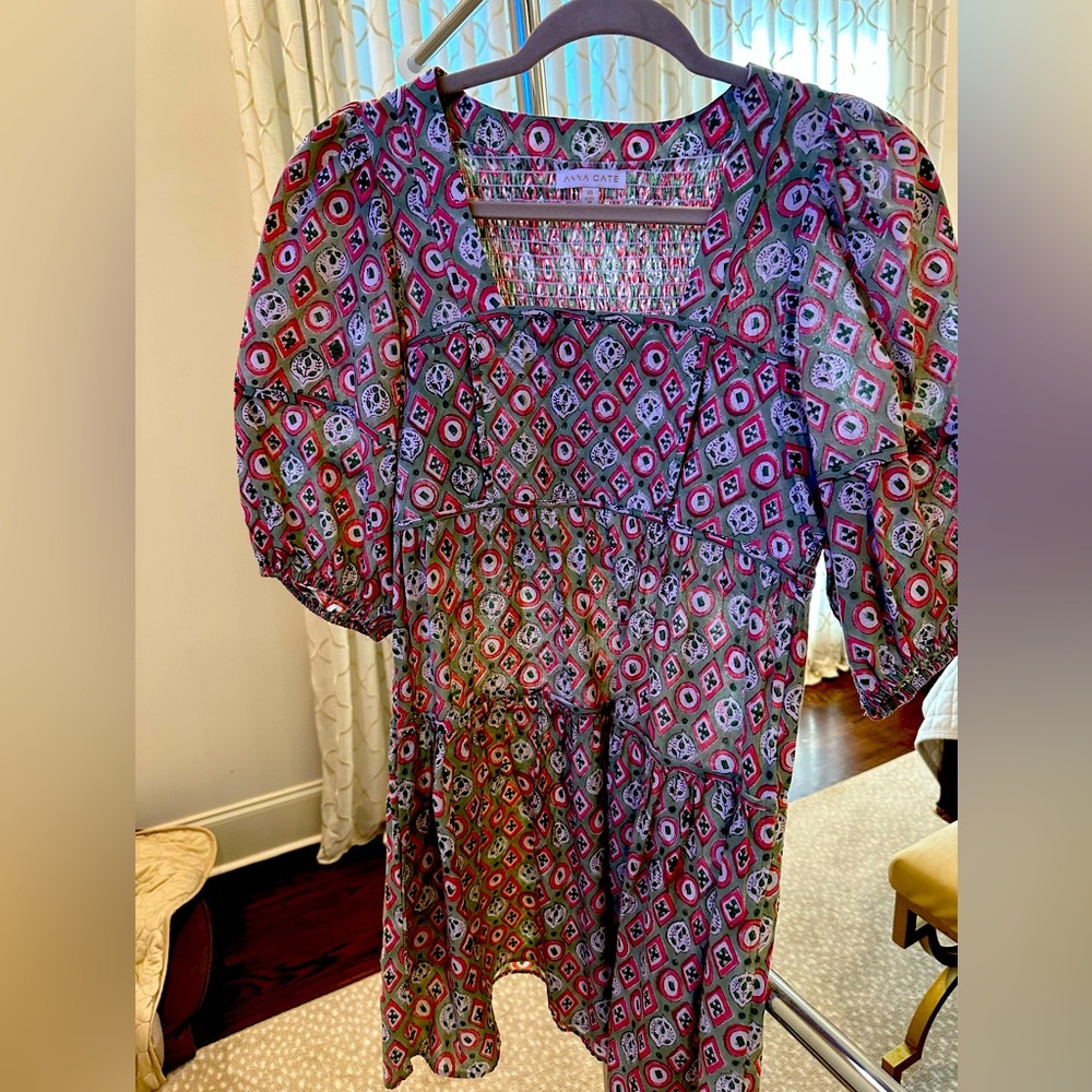 Anna Cate green geometric dress with smocked back. Size XS- EUC